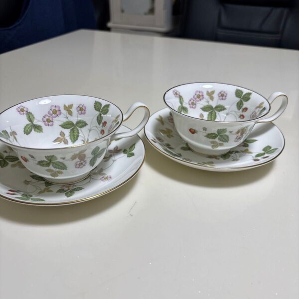 WEDGWOOD ウェッジウッド ワイルドストロベリー ティーカップ&ソーサー 2客