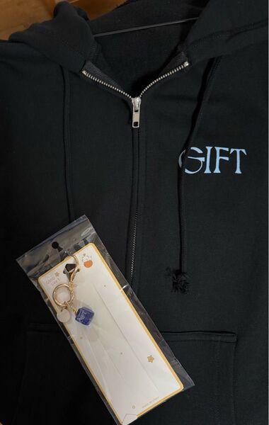 羽生結弦GIFT パーカー、手作りキーホルダー 2個セット