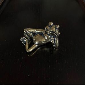 金色 カエル かえる 蛙 アンティーク ヴィンテージ インド アクセサリー 真鍮 オブジェ ペーパーウェイト 文鎮 置き物 金運