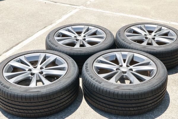 スバルレガシーワゴンBRM純正17インチアルミホイール