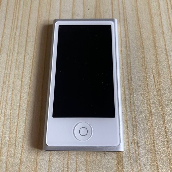 1456 Apple iPod nano7世代 16GB ジャンク品 シルバー