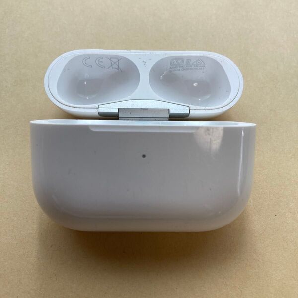 10332 AirPods Pro A2190 充電ケースのみ ※ジャンク品