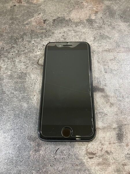 88525 iPhone8 容量不明 グレー SIMフリー ジャンク品 完全部品取り