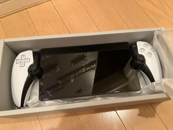 ほぼ新品 SONY PS5 PlayStation Portalリモートプレーヤー 美品 2〜3回使用のみ 保護フィルム装着済