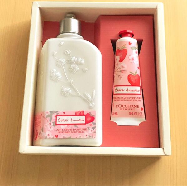 ロクシタン限定品チェリーストロベリーハンドクリームとボディクリームセット