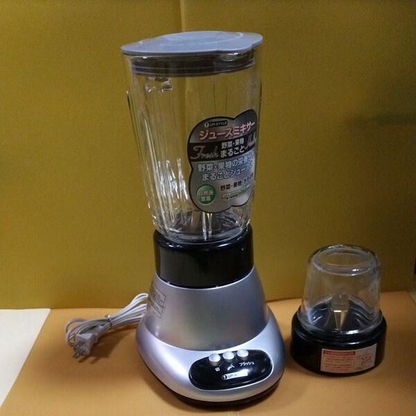 ★ YAMAZEN ミル&ジュースミキサー UP−MT760(容量:760mL &ミル110mL)