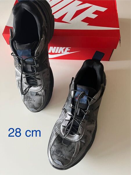 ナイキ V2K ラン / Nike V2K Run Shoes HQ4053-001 Metallic Dark Grey
