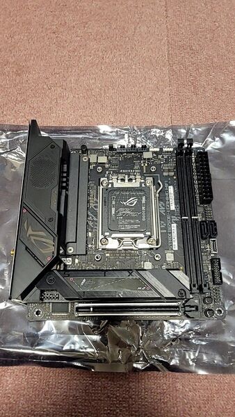 【中古品】ASUS ROG STRIX B650E-I GAMING WIFI AMD B650 mini-ITXマザーボード