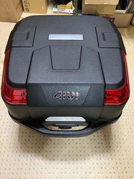 GIVI バイク用リアボックス モノロック 33L B33N2MD B33NMD
