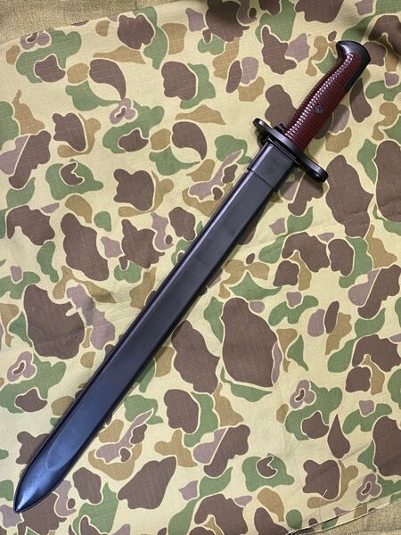 第二次世界大戦 アメリカ軍 M1903 スプリングフィールドライフル用銃剣と鞘(安全なプラ製)★レプリカ★サバゲ コスプレ