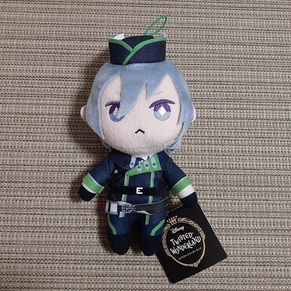 Disney ツイステ シルバー ぬいぐるみ マスコット 寮服 ストラップ