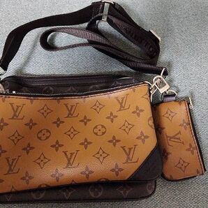 類似品 ショルダーバッグ 小物入れ セット