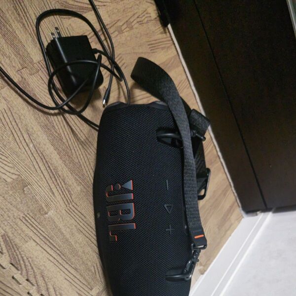 JBL ポータブルBluetoothスピーカー(ブラック) JBL XTREME 4ChargeCable