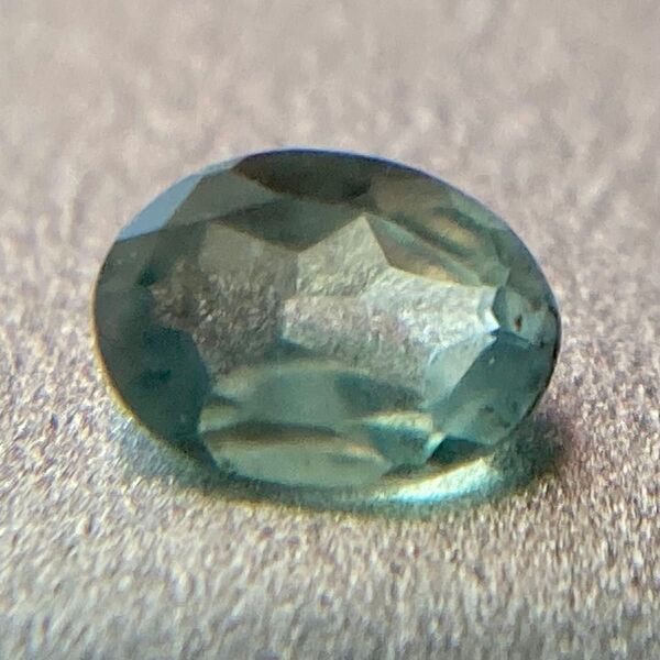 高品質 アレキサンドライト ルース 0.041ct 鑑別 青緑 赤緑 宝石 裸石 カラーチェンジ 天然石 オーバル