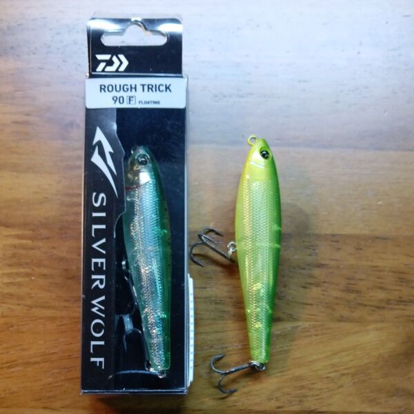新品ほか ダイワ ROUGH TRICK 90F 2個セット ラフトリック グリーンバッククリア ライムチャートクリア