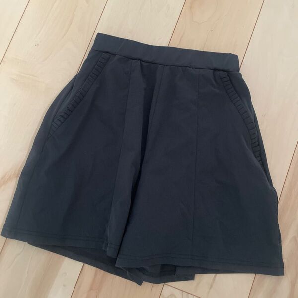 ラッシュガード M ショートパンツ キュロット 黒 水着