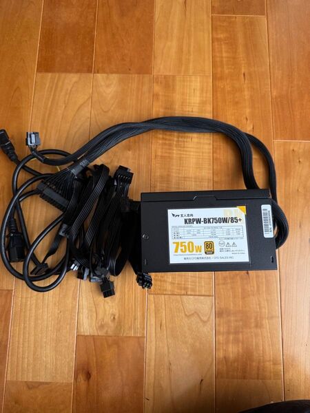玄人志向 KRPW-BK750W/85+ 電源