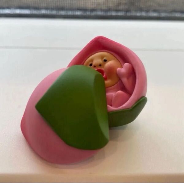 【新品未使用】 こびとづかん カクレモモジリ 桃 もも フィギュア マスコット