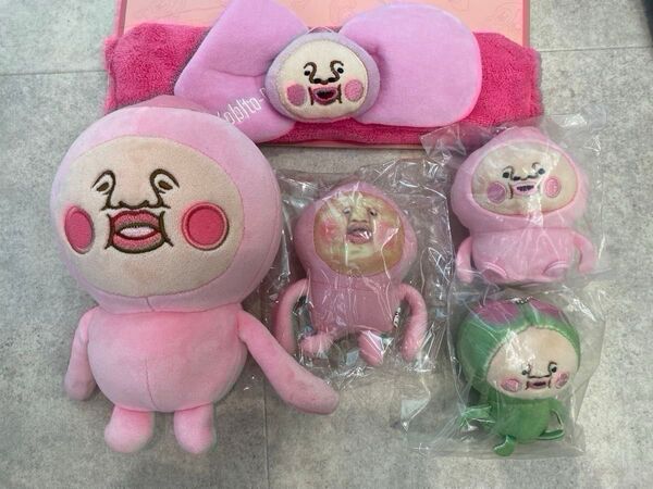 こびとづかん ぬいぐるみ ポーチ 缶 ストラップ キーホルダー スタンプ シール 絆創膏 トランプ 鉛筆