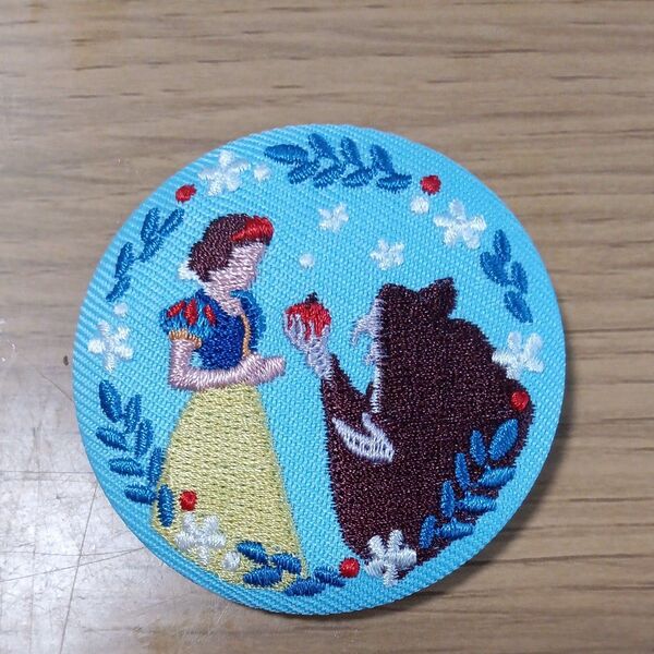 ディズニー 刺繍缶バッチ 白雪姫