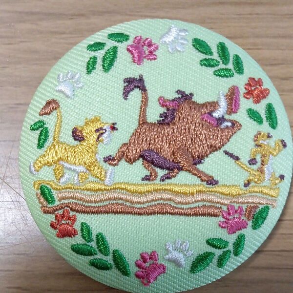 ディズニー 刺繍缶バッチ ライオンキング