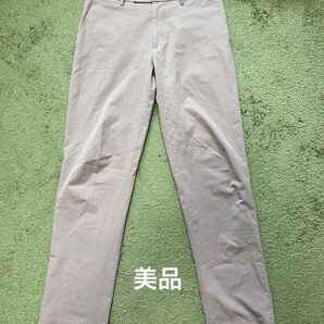 ユニクロ 感動パンツ ベージュ