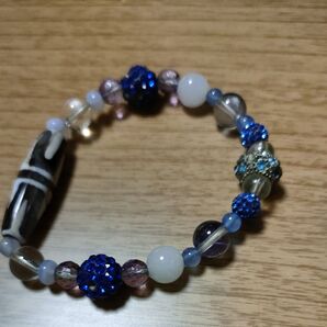 ハンドメイド 天然石とビーズのブレスレット