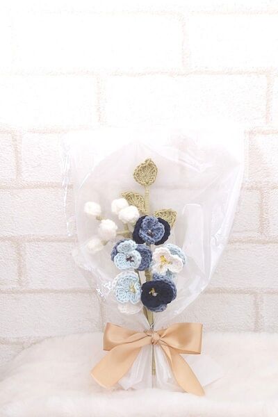ビオラの花束 あみぐるみ 枯れないお花