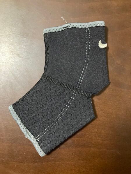 サポーター 足首用 NIKE