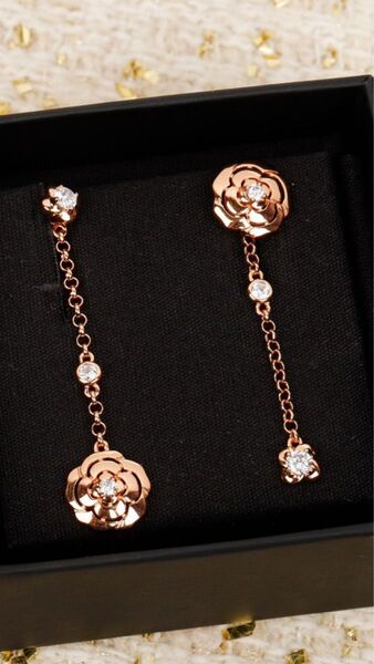 ピンクゴールド 薔薇モチーフピアス