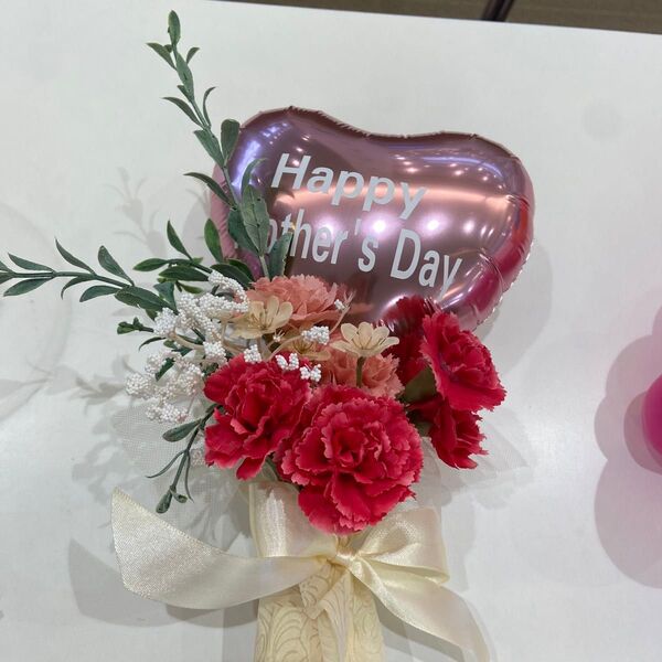 母の日 プレゼント 造花とHappy Mother's Day ハート型バルーンブーケ