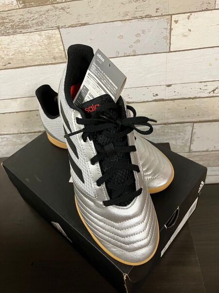 adidas フットサルシューズ PREDATOR 19.4 G25829 24.0cm 室内用 ジュニア