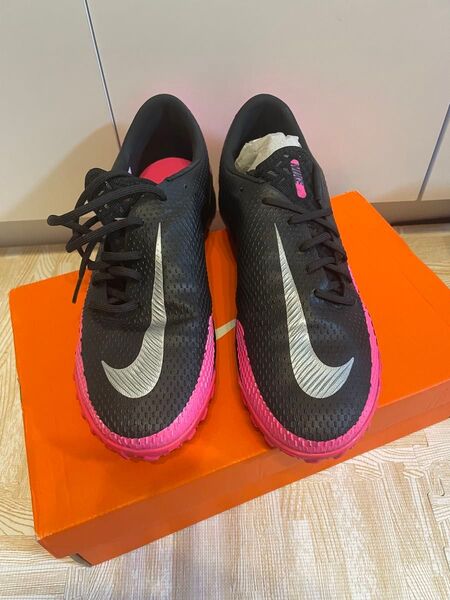 NIKE ナイキ サッカートレーニングシューズ ブラック ピンク 27.cm