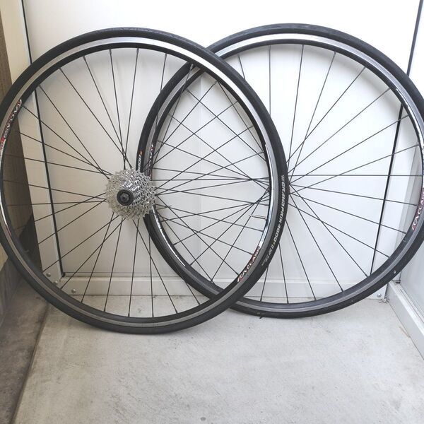 自転車ホイール A-CLASS AKX-R1.0 ROADホイール 前後セット 9速スプロケット、タイヤ、クイックレバー付