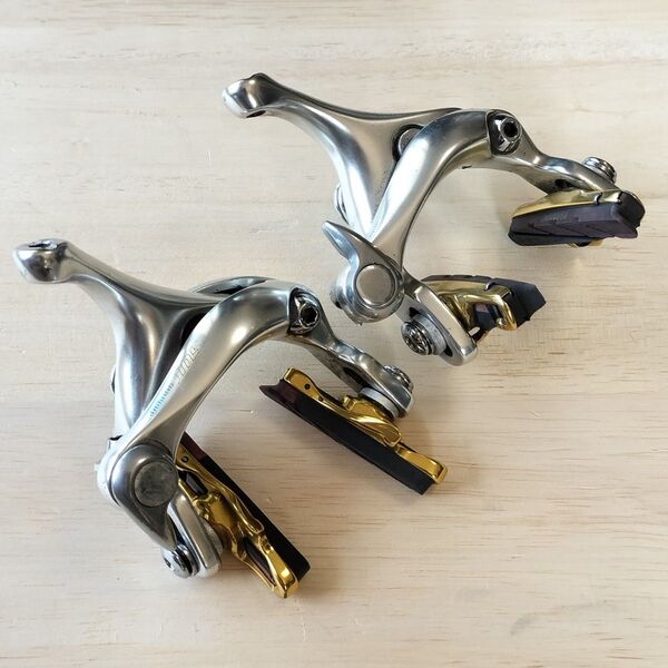 Shimano 105 BR-5500 ブレーキキャリパー シルバー ブレーキシュー付き