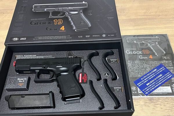 【珍品】 東京マルイ ガスブローバック グロック19 Gen.4 逆さ刻印 G19 逆グロック 上下反転エラー 極美品 Glock