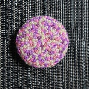 ハンドメイド刺繍ブローチ