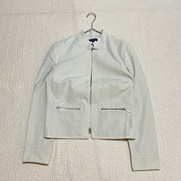 Classiques Entier ノーカラージャケット オフホワイト アウター 長袖 サイズ4