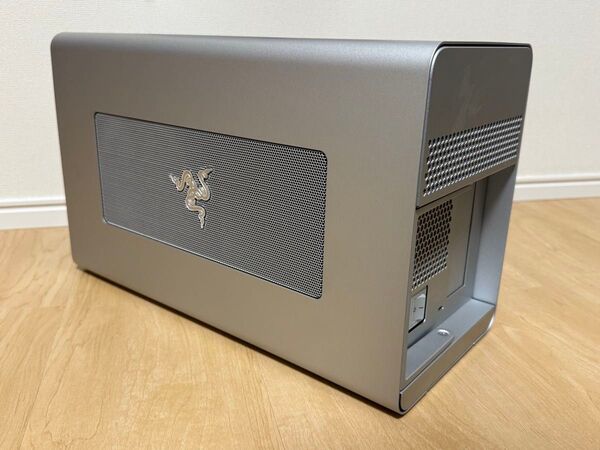 Razer Core X - Mercury White 外付けGPU(eGPU)BOX RC21-01310200-R3J1
