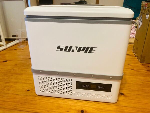 SUNPIE ポータブル冷蔵庫 車載冷蔵庫 12L バッテリー付き