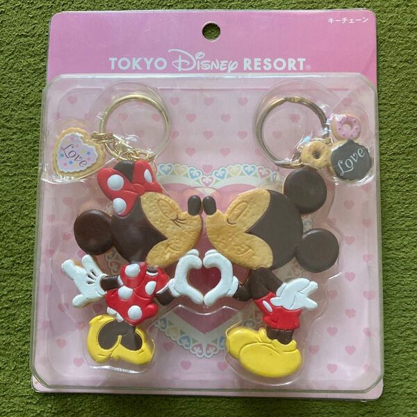 【新品未開封】ディズニー ミッキー&ミニー ペアキーホルダー キス ハート LOVE レッド 赤色 TDR ペアセット