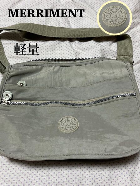 バック MERRIMENT ショルダーバッグ カーキ ポケット多数 軽量 アウトドア 登山 キャンプ 運動会 シニア