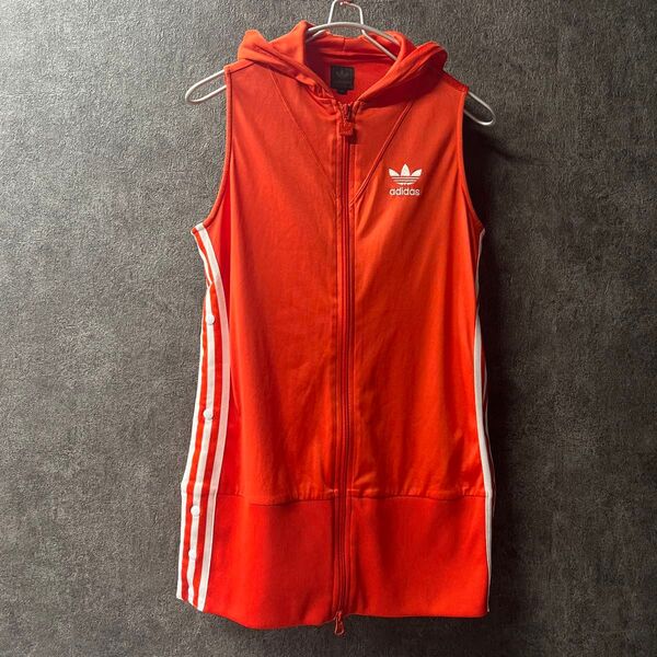 XS adidas アディダス ノースリーブパーカー トラックパーカー レッド レディース