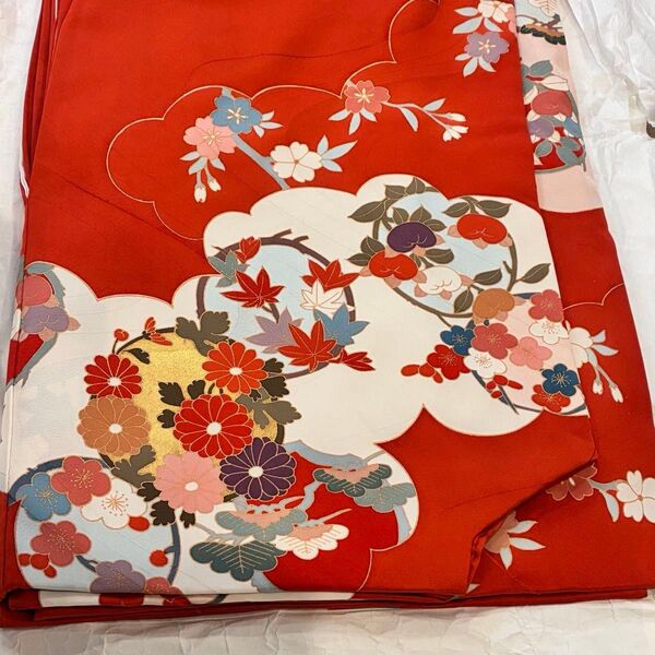 振袖 正絹 雲取りに花模様 朱色 オレンジ色 着物
