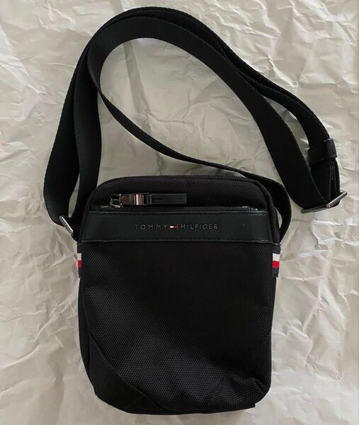 TOMMY HILFIGER トミーヒルフィガー メンズ ショルダーバッグ 黒