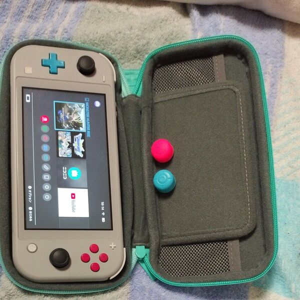 Nintendo Switch Lite ザシアン ザマゼンタ (本体のみ) & どうぶつの森の持ち運びポーチ付き