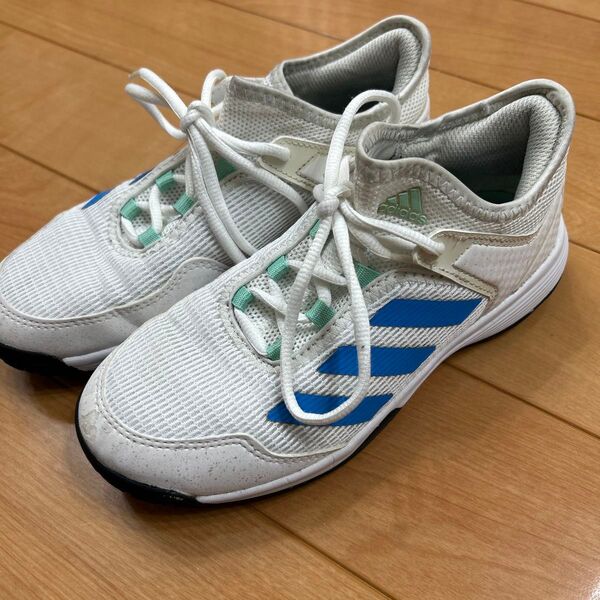 テニスシューズ ジュニア 21.5 adidas