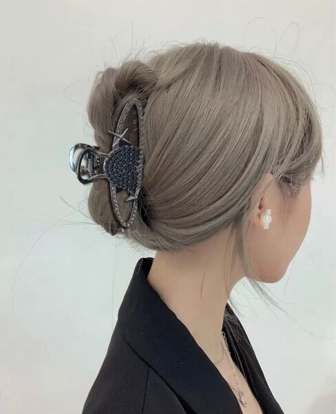 土星モチーフ ヘアクリップ ヘアアクセサリー ヘアバンス バナナクリップ 韓国 宇宙 ブラック ラインストーン