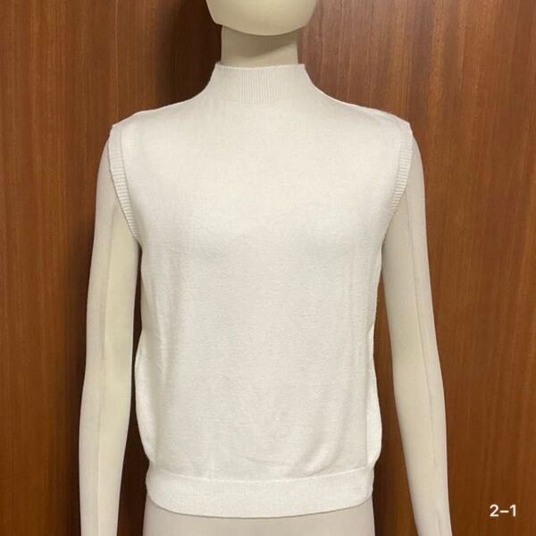 ノースリーブニット ハイネック 白 ホワイト トップス レディース 新品