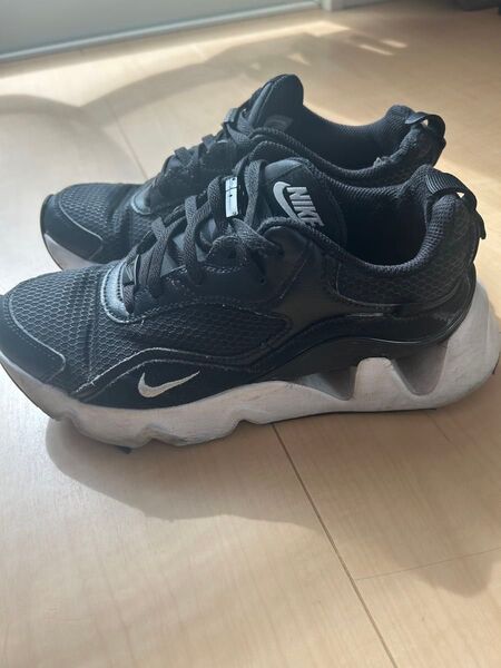 NIKE 靴 黒